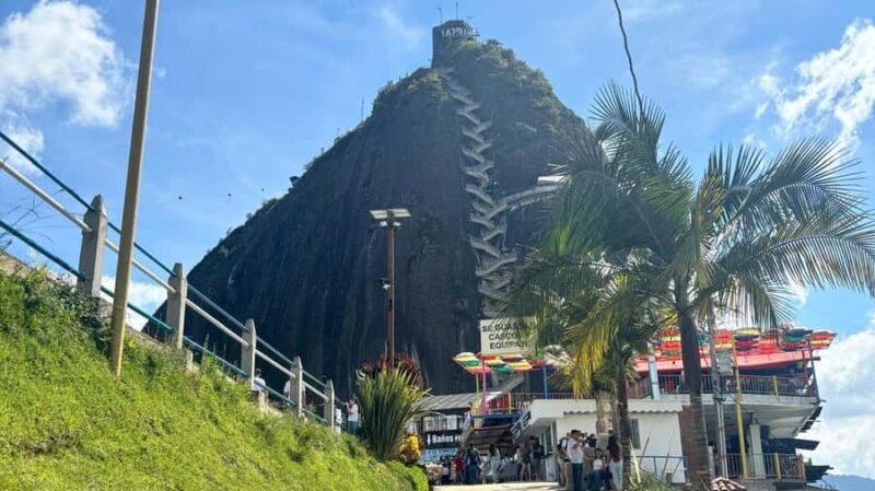 Tour Guatapé con visita a Granja de las Llamas y las Alpacas - Key Points