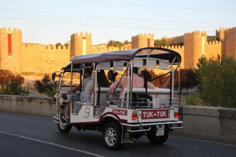 Tour Guiado En Tuk Tuk Recorre Avila De La Forma Mas Comoda - Discover Ávila in a Fun and Practical Way with a Tuk Tuk Tour
