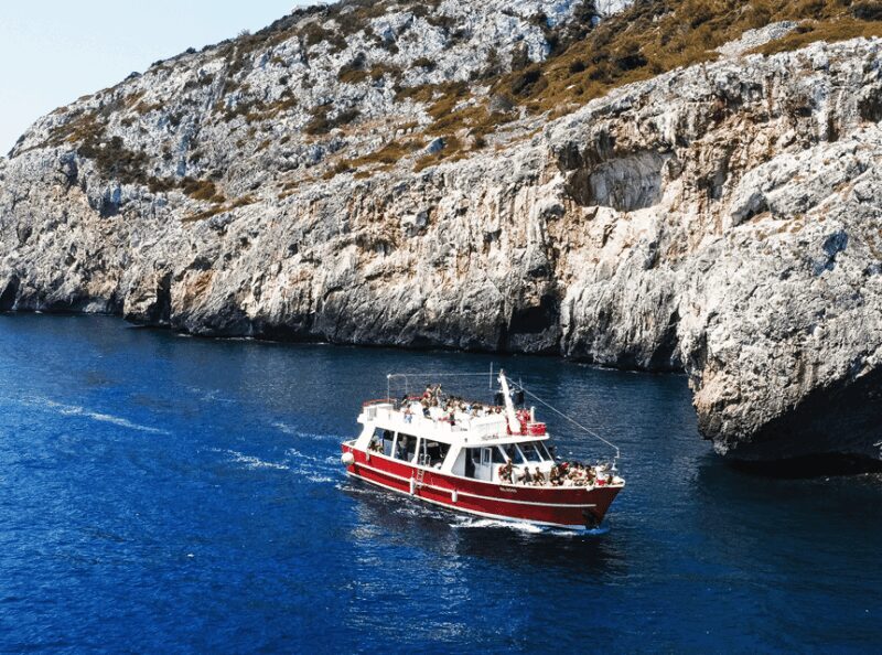 Tour in Mini crociere Alle Grotte di S. M. di Leuca - Discover the Caves of Santa Maria di Leuca on a Mina Cruise