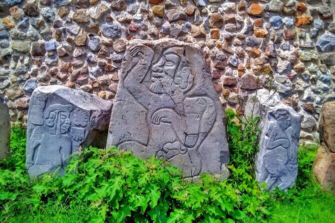 Tour in Oaxaca Monte Alban Mezcal Alebrijes and Barro Negro - The Details of the Tour