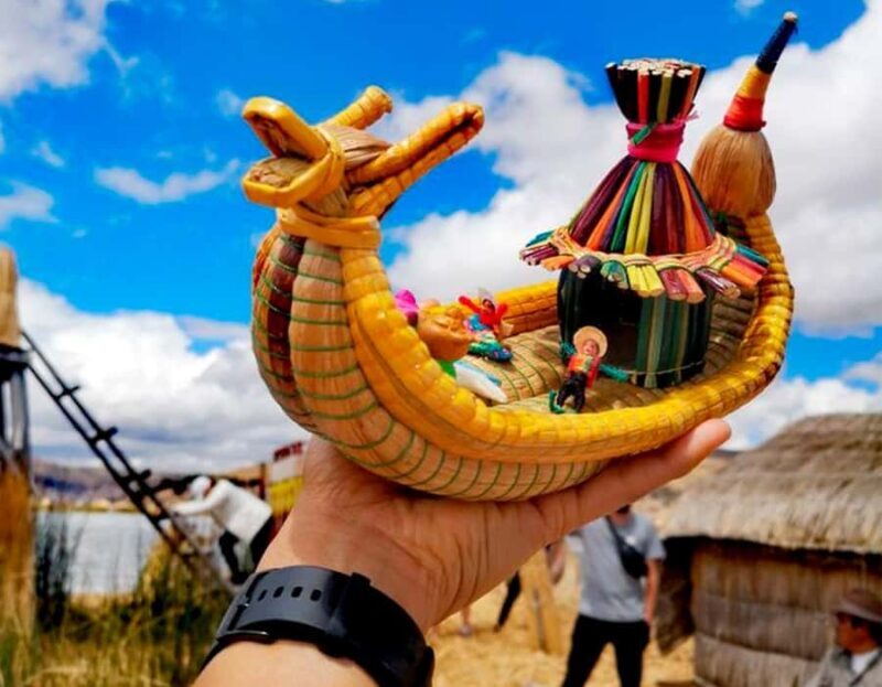 Tour Kayak Uros and Taquile by speedboat - Key Points