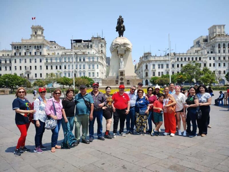 Tour: Let's visit the historic center of Lima and the water park. - Key Points