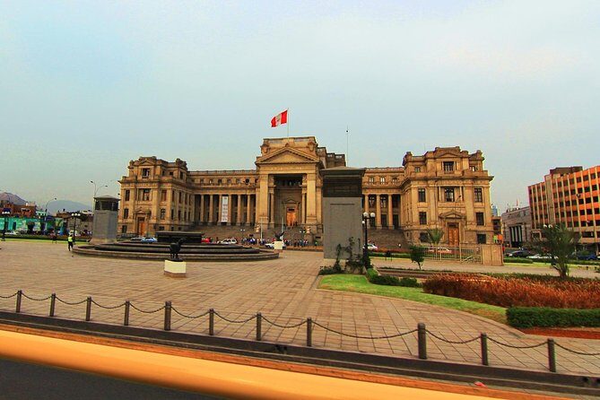 Tour Lima de día en bus panorámico + Catacumbas de San Francisco - Discovering Lima: A Balanced Look at the Panoramic Bus Tour + Catacombs