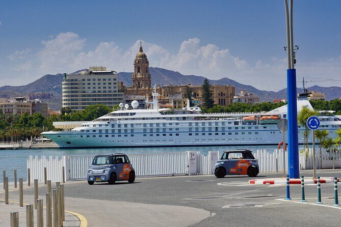 Tour Málaga by electric car: Discover the city in 2 hours - Key Points