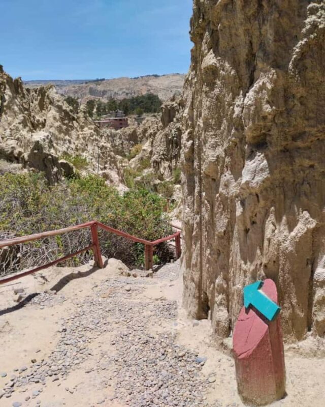 Tour moon valley and rich areas La Paz city - Authentic Experiences Highlighted