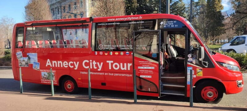 Tour of Annecy by convertible bus - The Itinerary in Detail