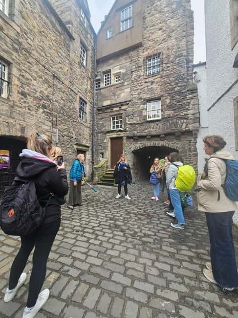 Tour of Edinburgh's Royal Mile - Exploring the Route: A Detailed Breakdown