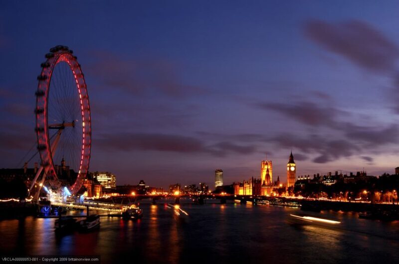 Tour of London and Christmas Day Lunch Cruise - Who Should Consider This Experience?
