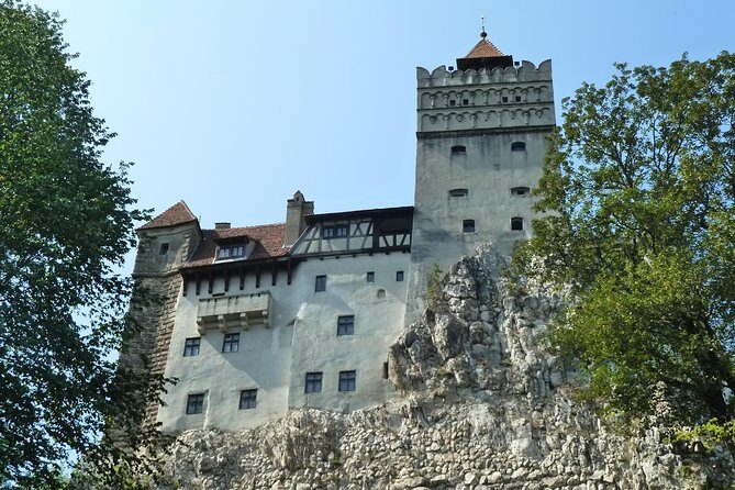Tour of the 3 Castles: Bran, Rasnov and Peles in Spanish (native Spanish guide). - FAQ