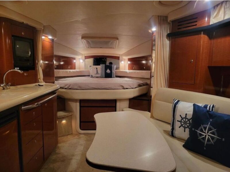 Tour of the city of Miami and its beautiful sunset - Miami Sunset Yacht Tour: An Elegant Water Experience