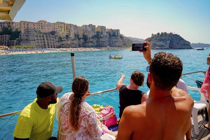 Tour of the Costa degli Dei by boat, 3 hours with aperitif included - Who Should Consider This Tour?
