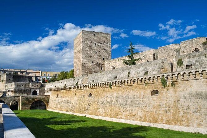 Tour of the fortifications of Bari: the defenses of the city and their history - FAQs