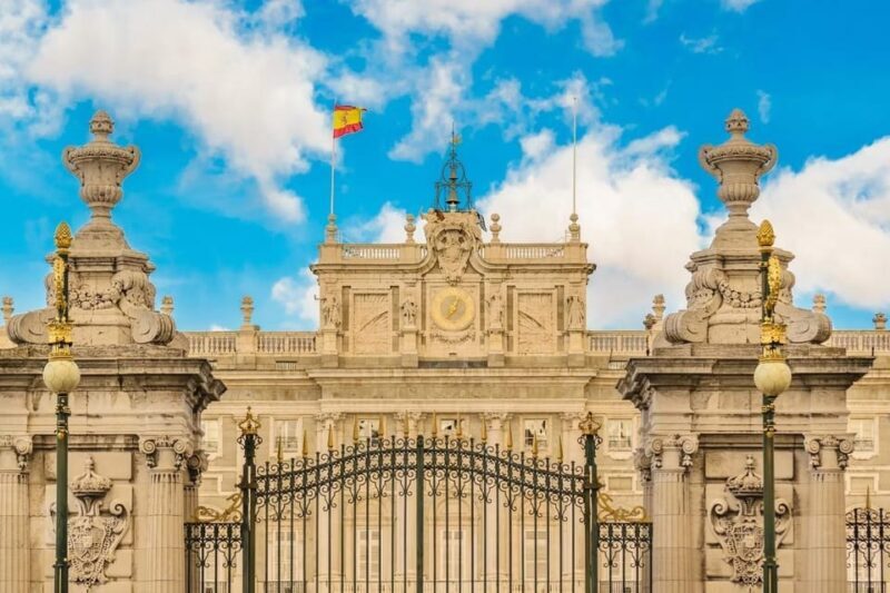 Tour of the historic Royal Palace of Madrid - Key Points