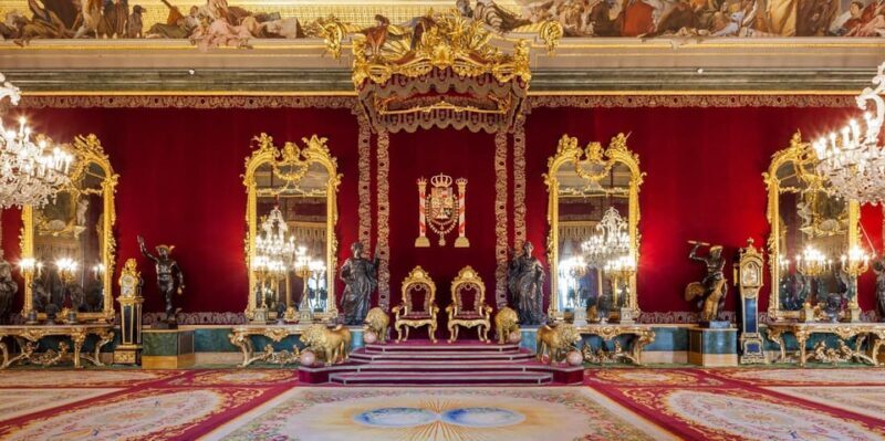 Tour of the historic Royal Palace of Madrid - Exploring the Royal Palace of Madrid: A Detailed Review