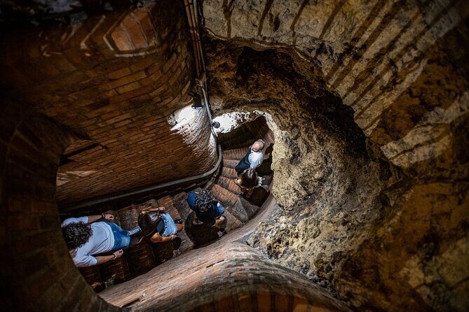 Tour of the historical cellars in Montepulciano - A Closer Look at the Montepulciano Cellars Tour