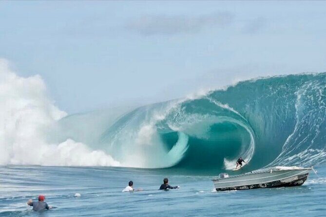 Tour of the island and Peninsula WITH Paragliding and Taxi Boat (Teahupoo) - Who Should Consider This Tour?