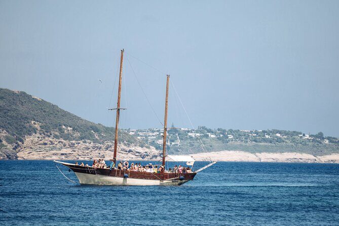 Tour of the island of Ischia in schooner - What to Expect and Practical Tips