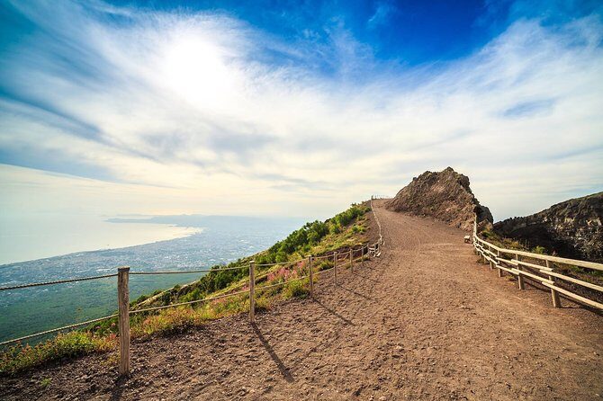 Tour on Vesuvius with wine tasting - An In-Depth Look at the Vesuvius Tour