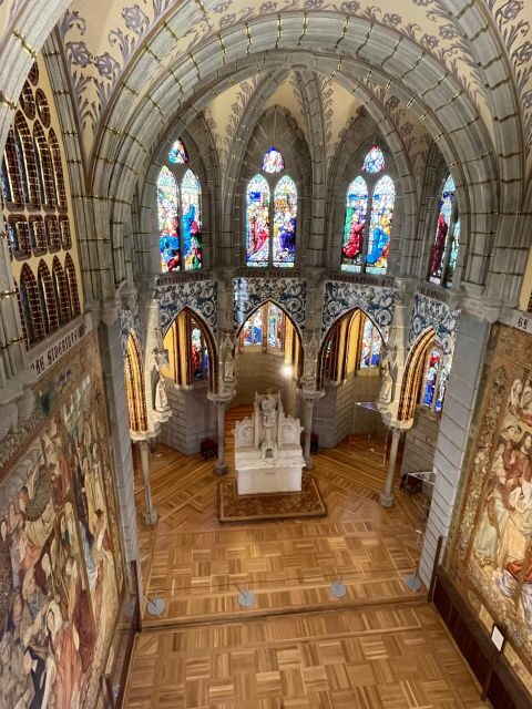Tour Oviedo Castrillo Polvazares Astorga and Leon Cathedral - Starting the Day: From Oviedo to Astorga at Dawn