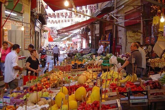 TOUR PALERMO ARABA "A dip in the historical markets and Street Food" - Key Points