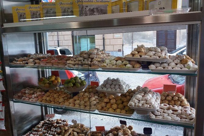 TOUR PALERMO ARABA "A dip in the historical markets and Street Food" - Analyzing the Value