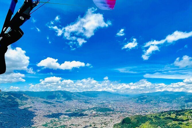 Tour Paragliding in Medellín. - Who Should Consider This Experience?