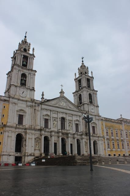 Tour por Mafra, Ericeira, Azenhas do Mar e Cabo da Roca - Discover Portugal’s Coastal Charm and Historic Wonders in a Single Day