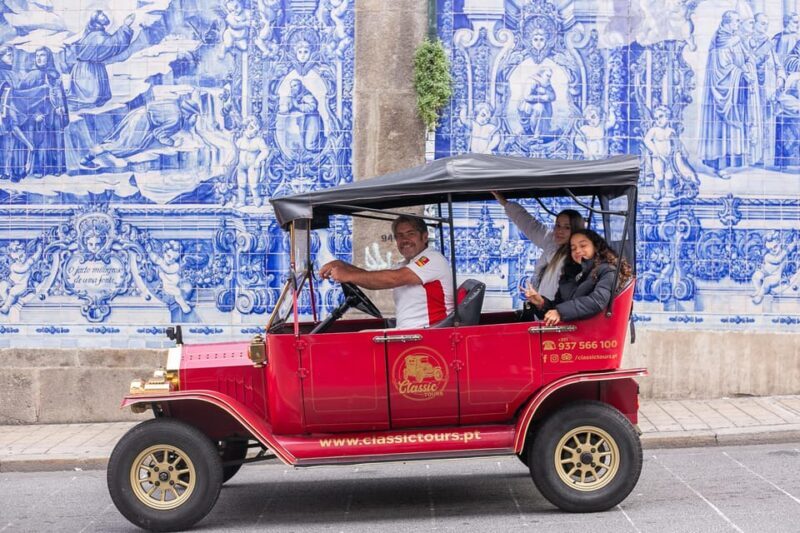 Tour Porto: Classic Car + A Toast with Port Wine - The Perfect Food and Drink Finish