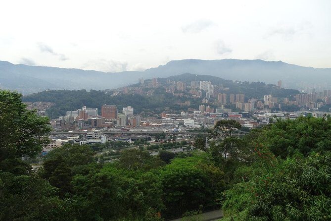 Tour privado Ciudad de Medellín combinado con comuna 13 y graffiti. - Key Points