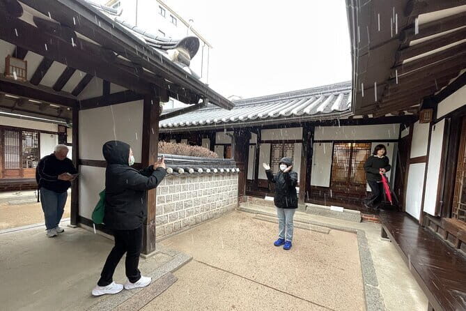 Tour Seouls oldest district with a storyteller from Bukchon - FAQ