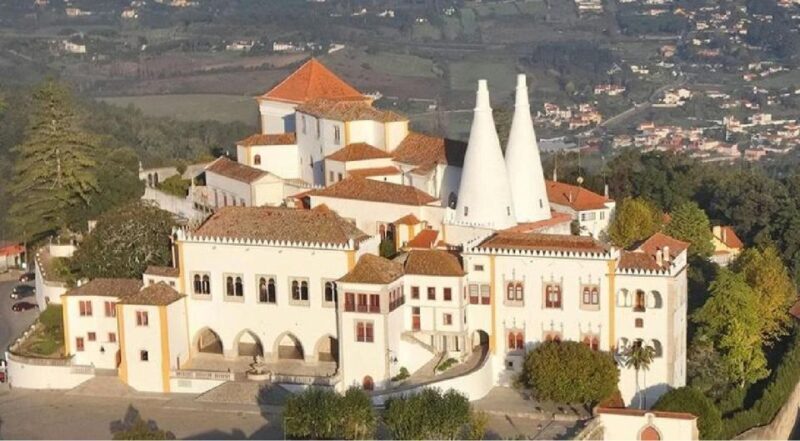 Tour Sintra - Castles and visit to the shore - Sampling Local Flavors and Cultural Gems