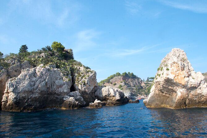 Tour to Baia di Taormina, Isola Bella and Naxos - The Sum Up