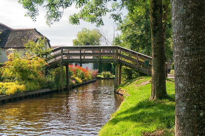 Tour to Giethoorn and Keukenhof Tulip Fields from Amsterdam - Frequently Asked Questions
