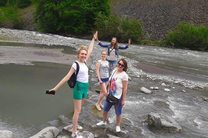 Tour to Kazbegi: Georgian Military Road  Ananuri  Gudaury  Kazbegi - Reviewing the Experience: What Travelers Say