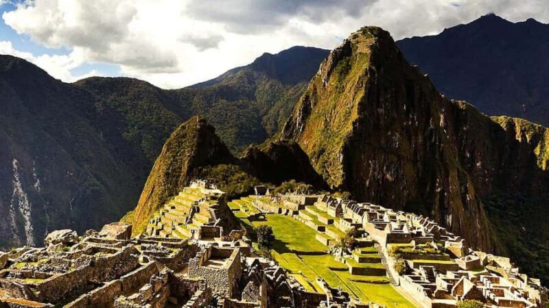 Tour to Machu Picchu, Rainbow Mountain and Humantay Lake - Experience the Wonders of Cusco with a 3-Day Tour to Machu Picchu, Rainbow Mountain, and Humantay Lake