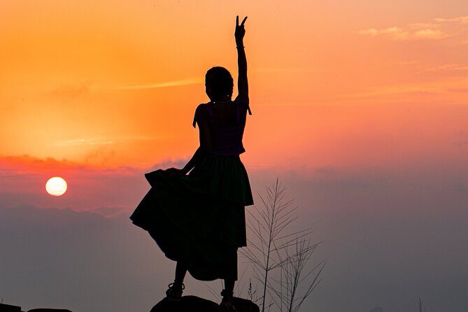 Tour to Mirante Dona Marta at sunrise with guide and photos! - A Detailed Look at the Mirante Dona Marta Sunrise Tour