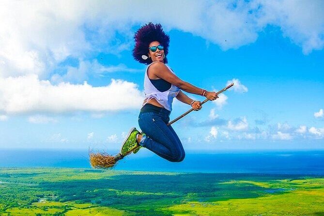 Tour to Montana Redonda and Emerald Coast Beach - FAQ