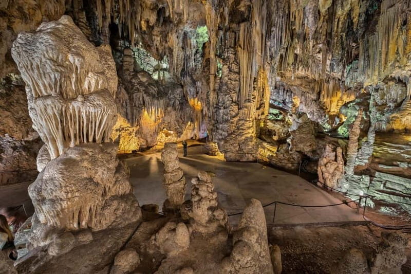 Tour to Nerja's Caves, Nerja city and Frigiliana - Key Points