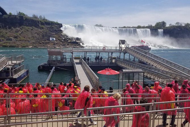 Tour to Niagara Falls with skip the line Cruise - A Detailed Look at the Tour Experience