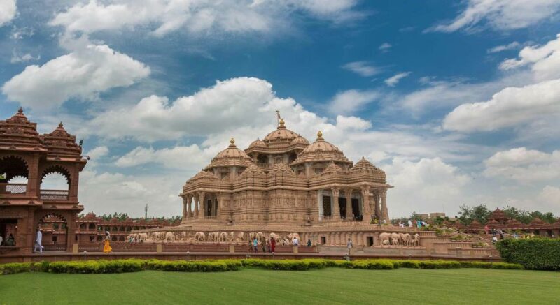 Tour To Swaminarayan Akshardham Guide & Delhi Transfers - Key Points