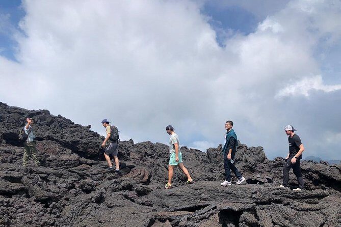 Tour to the active Pacaya Volcano. - Key Points