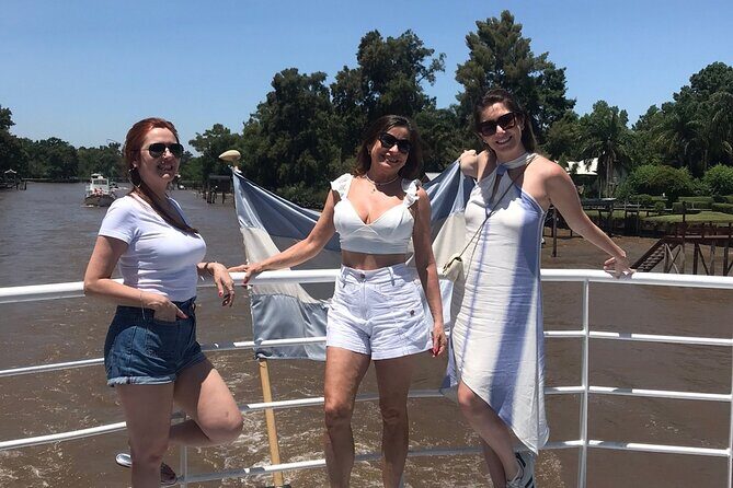 Tour to the North Zone of Buenos Aires and Navigation in Tigre - A Deep Dive into the Buenos Aires and Tigre Tour