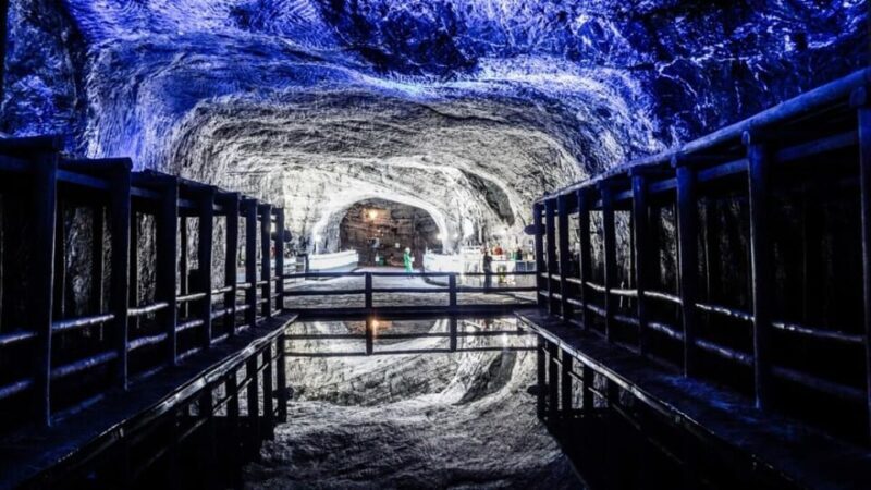 Tour to the Salt Cathedral of Zipaquira with pick up at your hotel and lunch. - Key Points