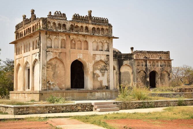 Tourisct Highlights of the Hyderabad (Guided Fullday Sightseeing Tour by Car) - The Value of a Guided Private Tour