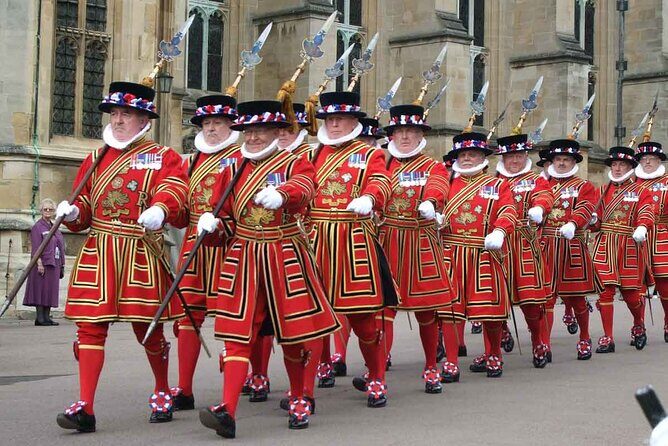 Tower of London Crown Jewels and English Royal History Tour - Key Points