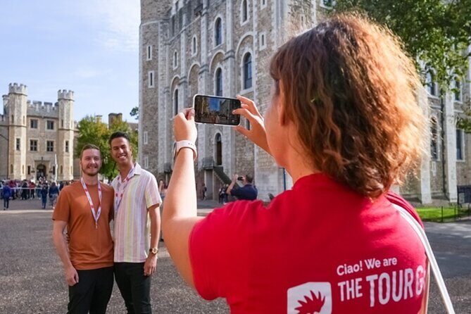 Tower of London Guided Tour with Beefeater Meet & Crown Jewels - Key Points