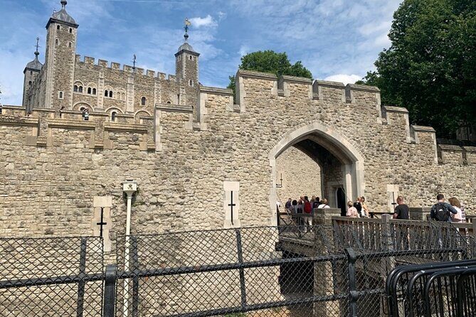 Tower of London: Opening Ceremony & Early Crown Jewels Access - An In-Depth Look at the Tour Experience