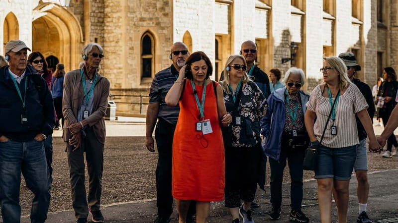 Tower of London Tour with Crown Jewels, plus River Cruise - FAQ