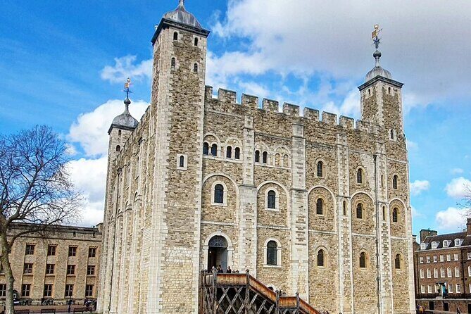 Tower of London with Audio Guide Tour - An In-Depth Review of the Tower of London Audio Guide Tour