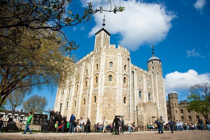 Tower of London with London Hop-On Hop-Off Tour and River Cruise - Starting Point and Route Overview